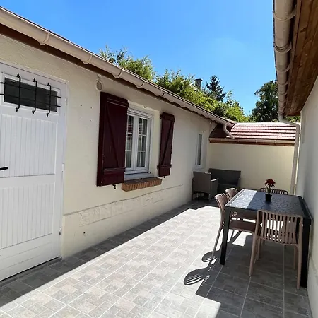 3 Bedrooms House With Terrace Near Paris *