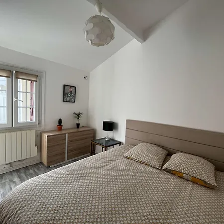 Holiday home 3 Bedrooms House With Terrace Near Paris