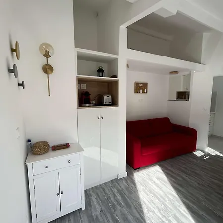 3 Bedrooms House With Terrace Near Paris Holiday home *